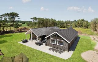 Pet Friendly Home In Nexø With Kitchen - Neksø - 9