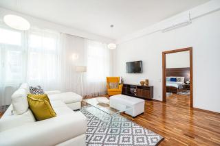 Elegant 2 - bedroom Apartment with Balcony - 2