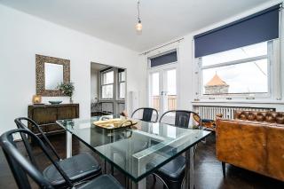 Top Floor Industrial Apartment with a River View - Prague - 7