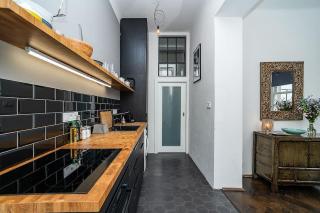 Top Floor Industrial Apartment with a River View - Prague - 2