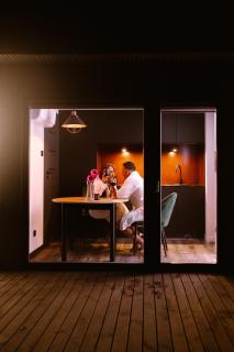 Uroczy mały domek z jacuzzi - 8