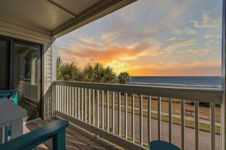 Stunning Oceanfront Condo - The Crows Nest - Myrtle Beach - 0