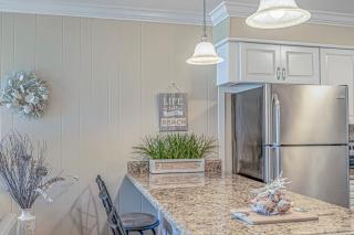 Stunning Oceanfront Condo - The Crows Nest - Myrtle Beach - 3