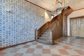 Historical Townhouse by Blue Mandarin - 9