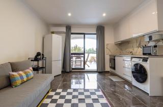 Magnificent Beach Apartment - 7