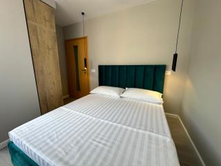 Xhimi's Seaside Apartments - 3