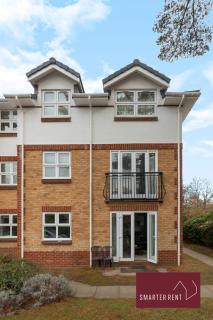 Teddington - 2 Bedroom Ground Floor Flat - 1