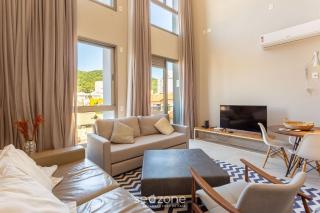 Duplex em Jurerê - Praia a 350m ELU0311 - 2