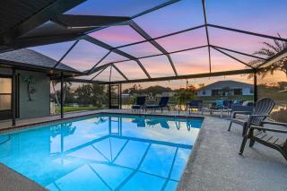 Wow Views on Freshwater Canal, Kayak, Pool - Villa Cape Cheers - Roelens Vacations - Cape Coral - 0