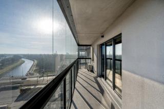 Exclusive River View Apartment with Balcony & FREE GARAGE by Renters Prestige - Wrocław - 9