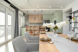 Exclusive River View Apartment with Balcony & FREE GARAGE by Renters Prestige - Wrocław - 1