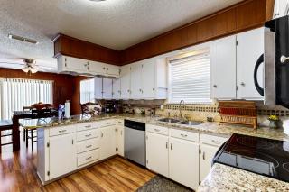 Lakefront 3BR Near Golf with Wraparound Deck and AC - 2