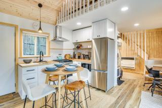 1 Mi to Lake Crestline Cabin with Private Hot Tub! - Crestline - 3