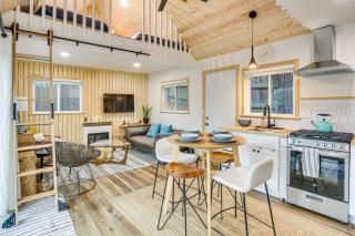 1 Mi to Lake Crestline Cabin with Private Hot Tub! - Crestline - 4