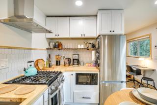 1 Mi to Lake Crestline Cabin with Private Hot Tub! - Crestline - 1