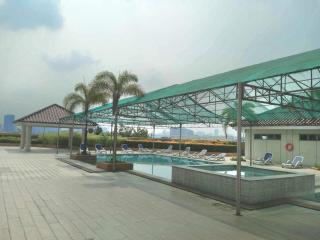 Bel's 2 Bedroom Condo in Santorini Hotel Sta. Lucia Mall Cainta Rizal - 6