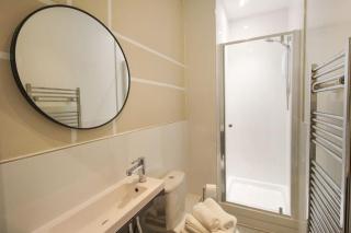 Spacious 1 Bed Apartment 1 Minute Walk from Square - Nottingham - 9