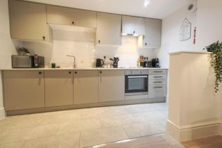 Spacious 1 Bed Apartment 1 Minute Walk from Square - Nottingham - 2