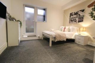 Spacious 1 Bed Apartment 1 Minute Walk from Square - Nottingham - 1