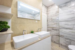 Seaview Apartments - 5