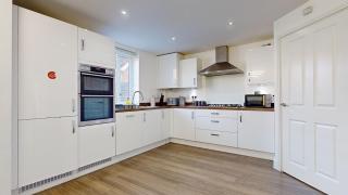 Tms Lovely 5-Bed House in Stanford-le-Hope - Stanford-le-Hope - 1