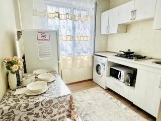 one-bedroom apartment District 10 1-комнатная квартира 10 микрорайон - Alma-Ata - 2