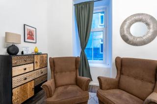 Practical 1BR Flat by Center by HM - Wenen - 3