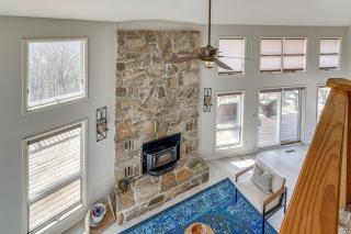 Eureka Springs Gem 2 Decks, Mtn and Lake Views - Golden - 2