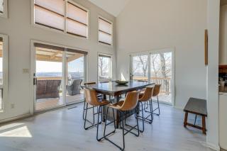 Eureka Springs Gem 2 Decks, Mtn and Lake Views - Golden - 1