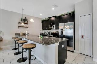 StoreyLake Disney Pool Home, Lake View, By Disney - Kissimmee - 1