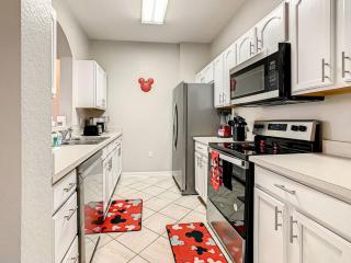 Windsor Hills Mickey Mouse Condo, 2.5mi Disney - Orlando - 2