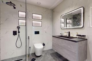 Torch Tower - Glamorous Two Bedroom - Dubai - 1