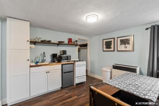 Borealis Barnhouse - Slumber 7 - 6