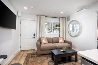 Bright Condo with 3 Beds 2 Bedrooms Walk to Grocery - Nashville - 3