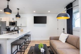 Stylish Condo in Hillsboro Village 3 Beds and Parking - Nashville - 9