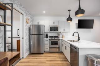 Stylish Condo in Hillsboro Village 3 Beds and Parking - Nashville - 4