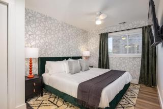 4 Beds 3 Bedroom Updated Condo w Desks Patio and Parking - Nashville - 5