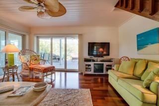 Come enjoy the Private Dock and Heated Pool just a short walk from the White Sandy Beaches - Anna Maria - 5