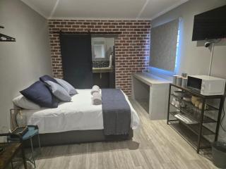 @241 Enkeldoorn Guesthouse - 8