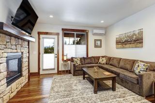 Suncadia 2 Bdrm Pet Friendly Townhome Steps Away from Pool - 7