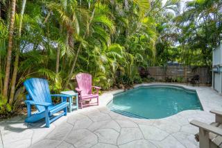 Private backyard with pool, All Bedrooms Ensuite! - Holmes Beach - 9