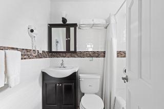 Bay Watch Hotel and Marina - 6