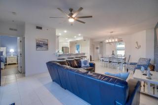 Luxury Condo near White Sandy Beaches - 2 Min Walk - Bradenton Beach - 4