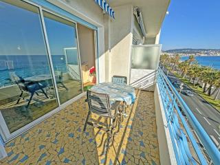 Cosy Sea Front Apartment Nice France - 8