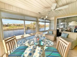 Watch the Yachts Waterway Landing Retreat w Pool - Myrtle Beach - 0