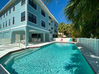 Fully Remodeled Steps to the Beach - Amazing Tropical Sunsets - Holmes Beach - 8