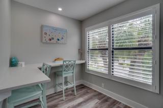 Fully Remodeled Steps to the Beach - Amazing Tropical Sunsets - Holmes Beach - 4