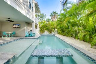 4 bed and 3 and half bath private heated pool spa and rooftop deck 5 minutes from the beach - Anna Maria - 9