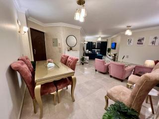 Modern 2BR Apartment in Maadi - Cairo - 8