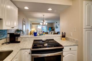Come escape from it all and enjoy some Sweet Freedom at Runaway Bay - Bradenton Beach - 5